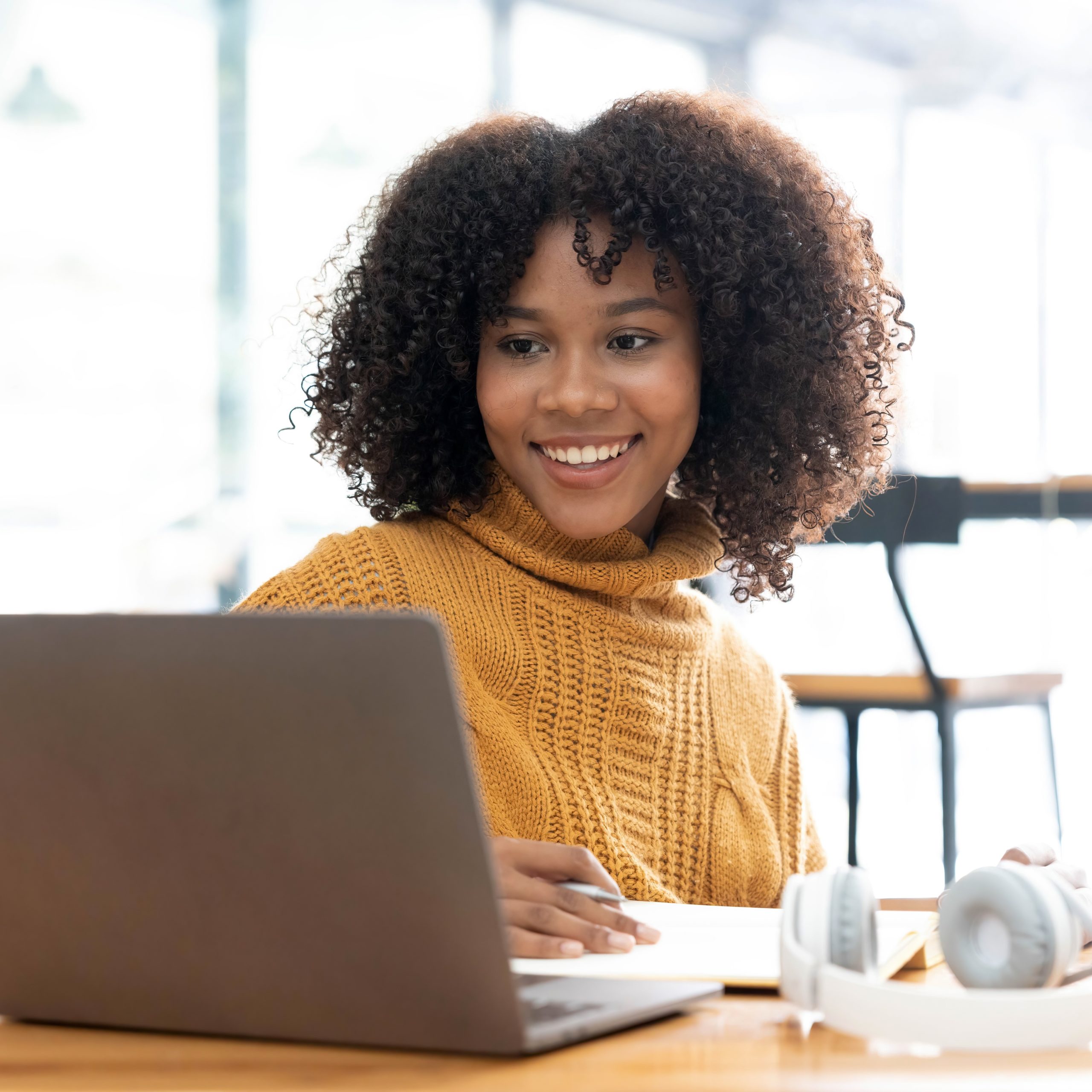 A Tennessee woman searching on her laptop "How Does the Abortion Pill Work?"
